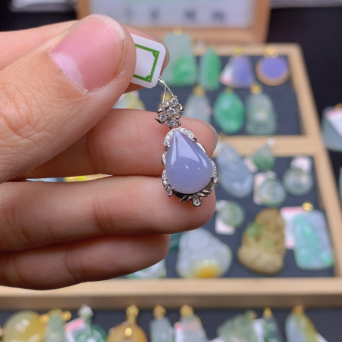 翡翠颈饰未镶嵌翡翠