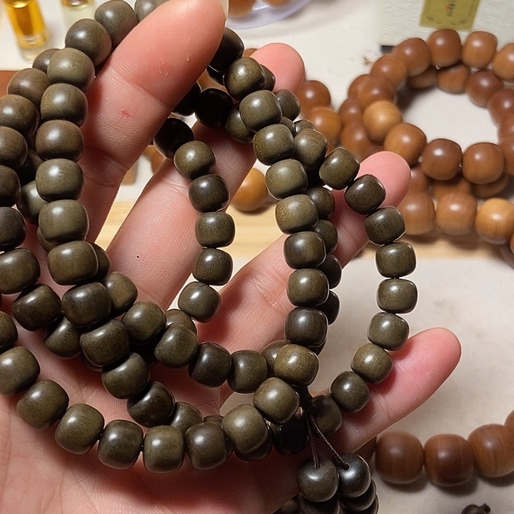 木s****i老山檀香阴沉老型