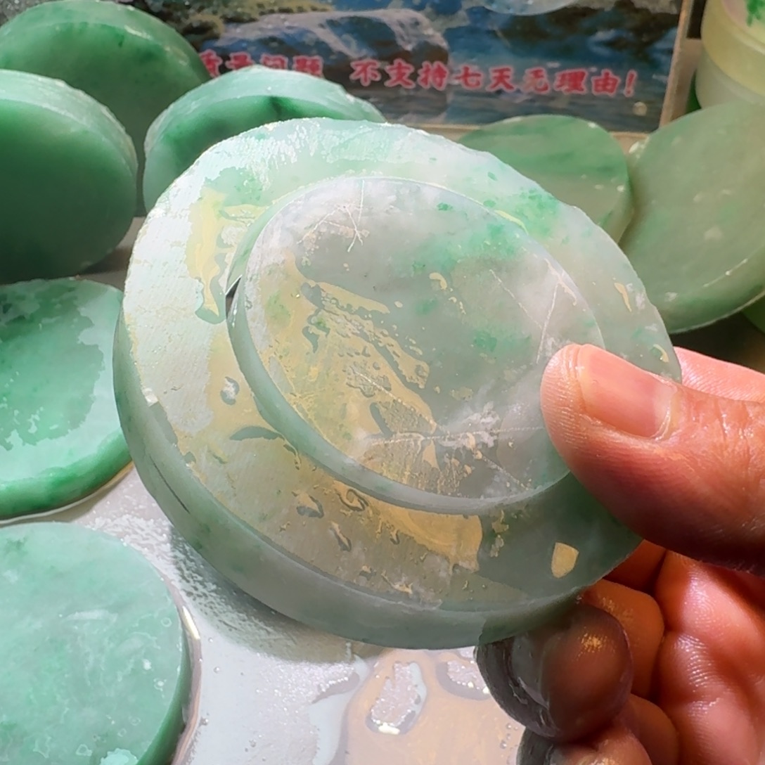 凌***乐定制石英质玉（非洲翠）