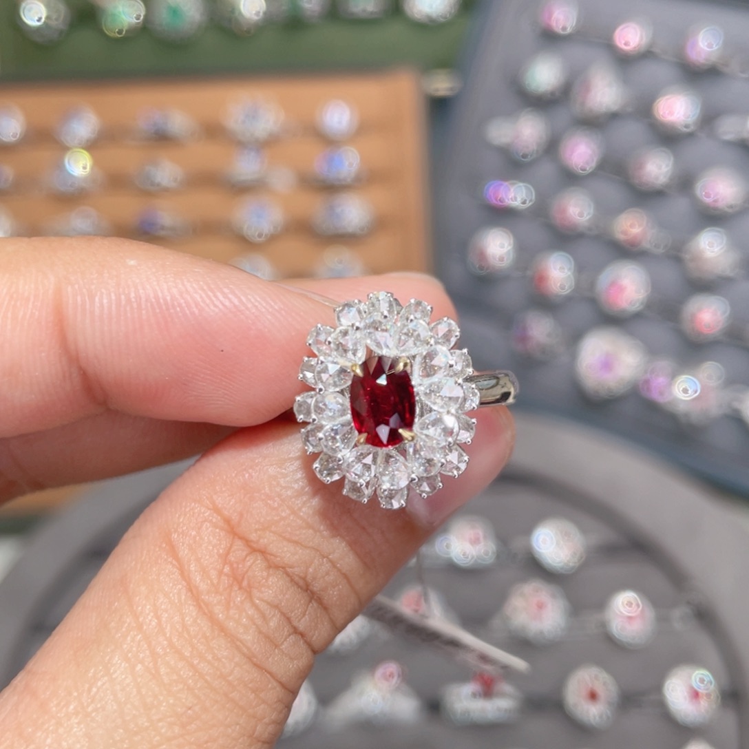 红宝石戒指18K金镶嵌1.03ct 无烧鸽血