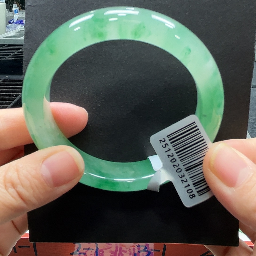 石英质玉（非洲翠）未镶嵌手镯