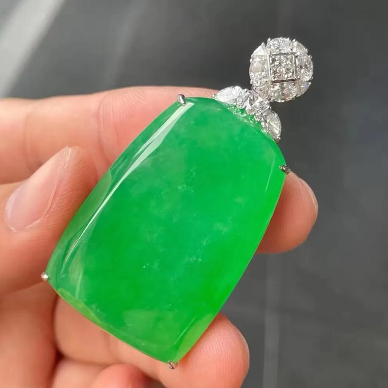 翡翠A货s925银镶嵌满绿无事牌吊坠