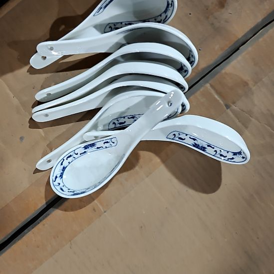 摆件陶瓷盘子碗啥都有