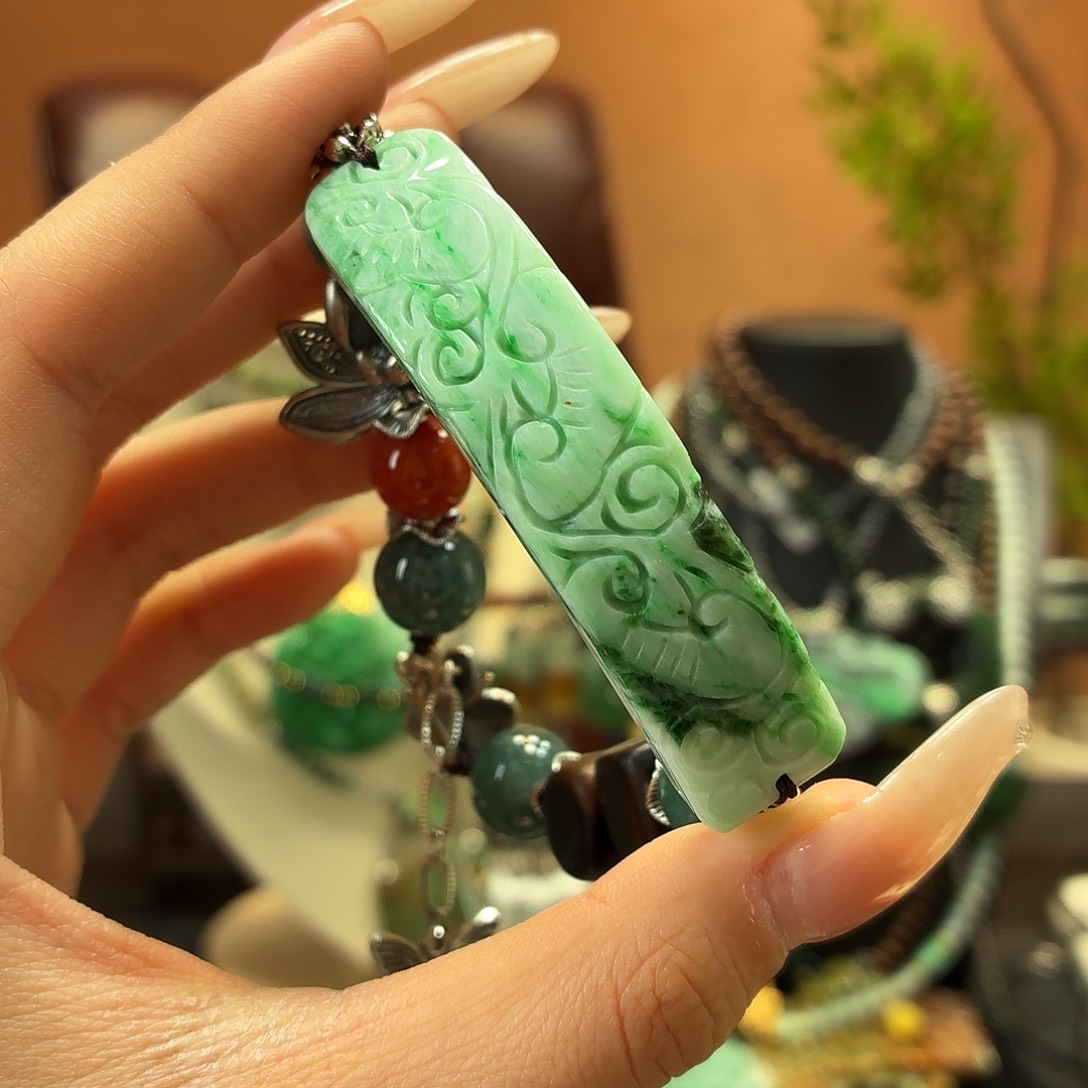 翡翠未镶嵌耳饰手串