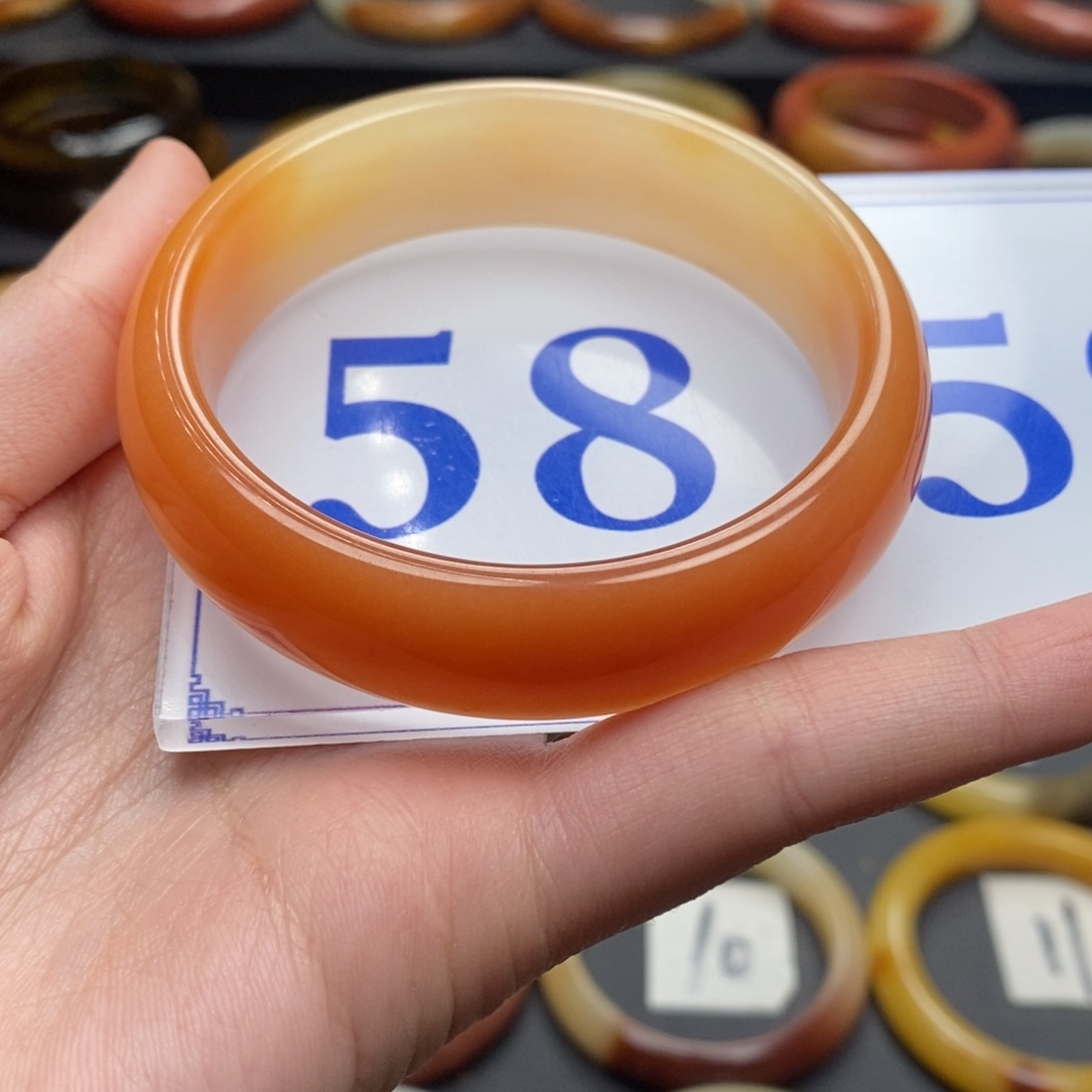 石英质玉（黄龙玉）手镯未镶嵌