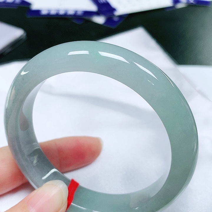 翡翠手镯（圆镯）未镶嵌