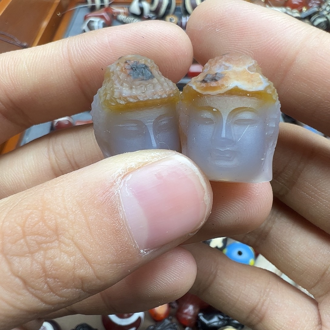 无***为玛瑙/玉髓未镶嵌珠宝半成品