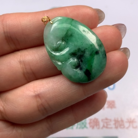 翡翠颈饰未镶嵌翡翠