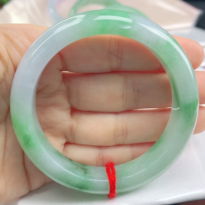 翡翠手镯未镶嵌阳绿55