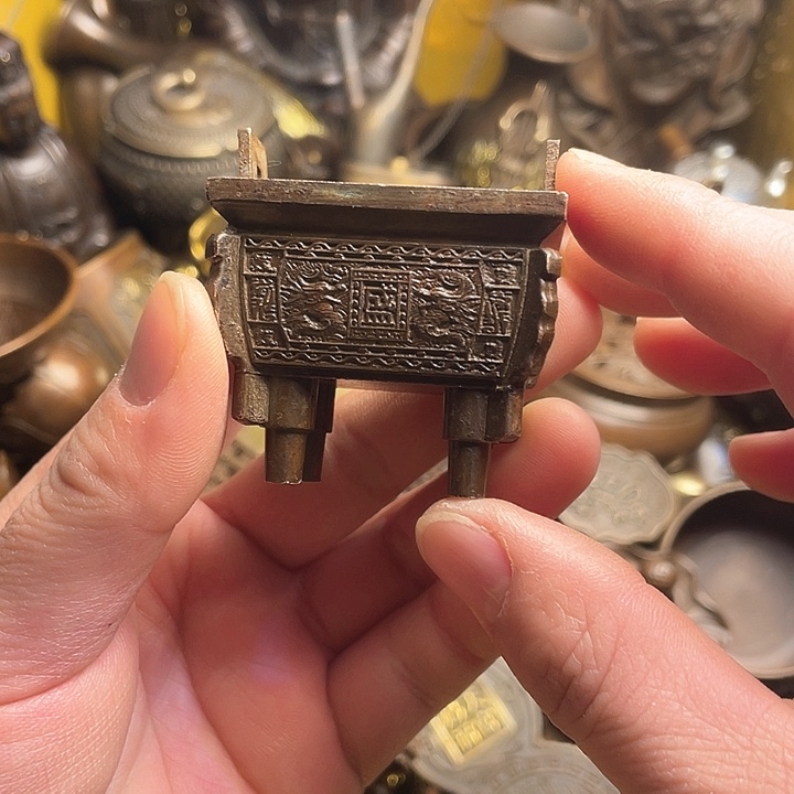 诚信经营铜器摆件