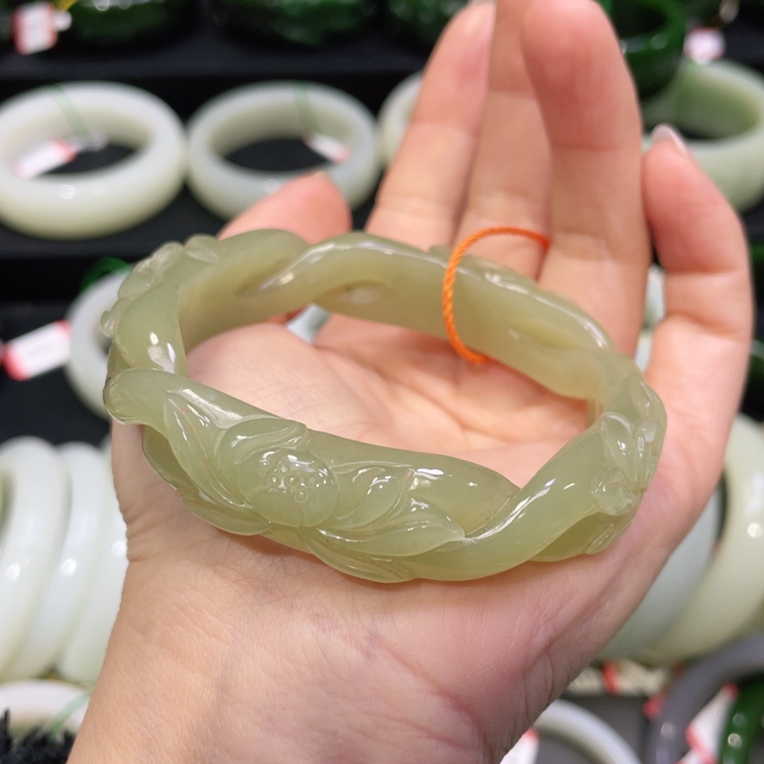 未镶嵌手镯和田玉82