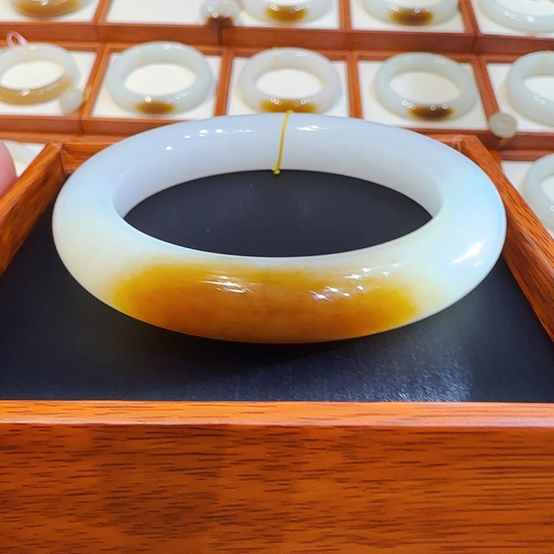 和田玉手镯未镶嵌且末一抹老红糖56 57 58