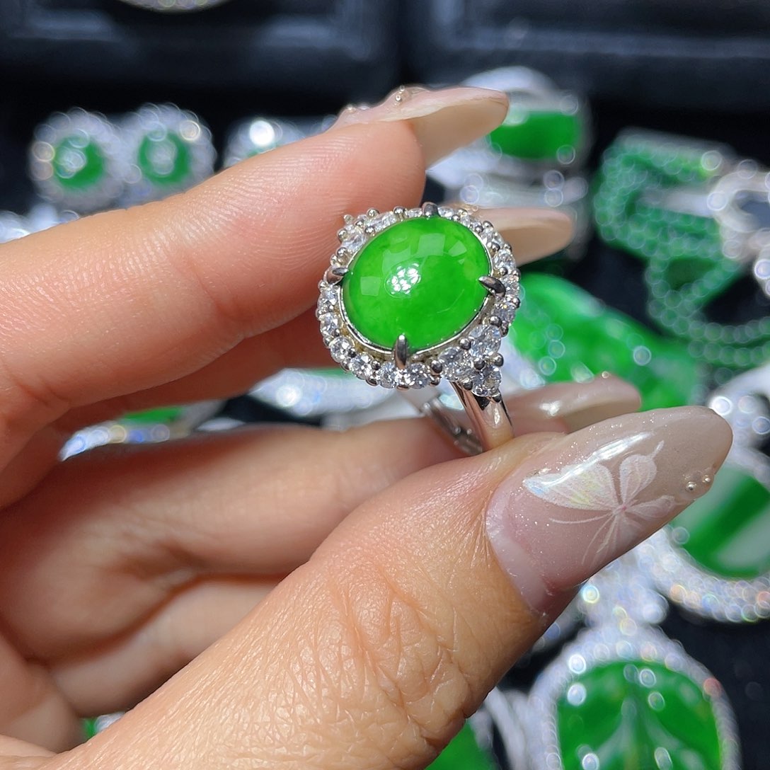 翡翠颈饰银S925镶嵌翡翠