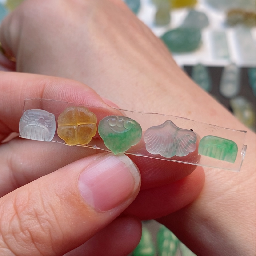 定制翡翠未镶嵌一套