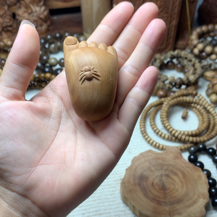 檀香木把件印度老山檀香知足常乐