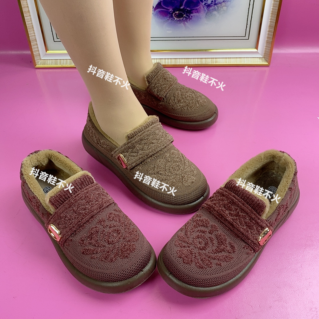 2025冬季新款老北京加绒保暖棉鞋软底防滑一脚蹬中老年平底妈妈鞋