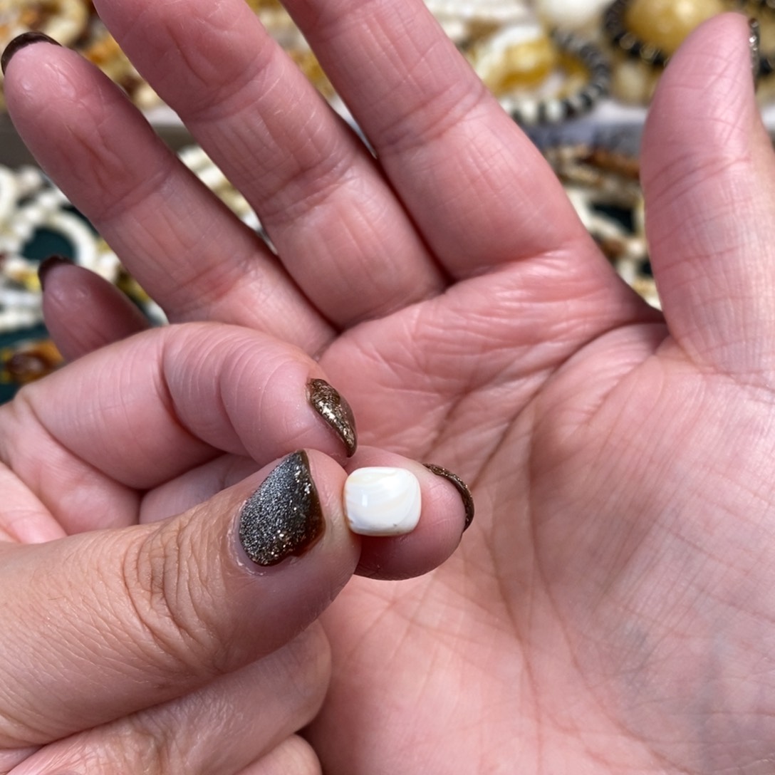 琥珀裸石未镶嵌1**3瓷白拉丝老型单珠8×7