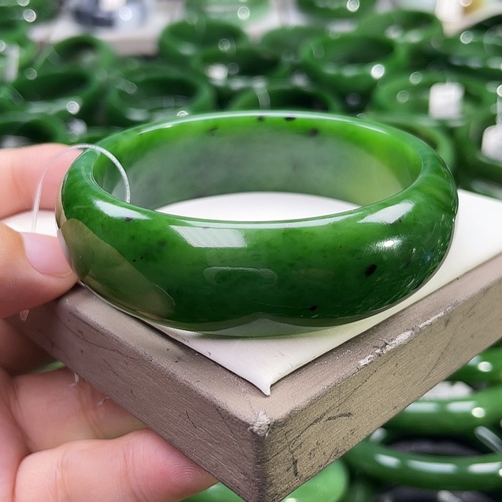 未镶嵌手镯和田玉（碧玉）