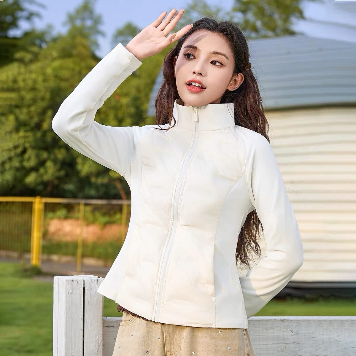 瑜伽拼接羽绒服修身保暖2025新款冬季鸭绒正肩外套女