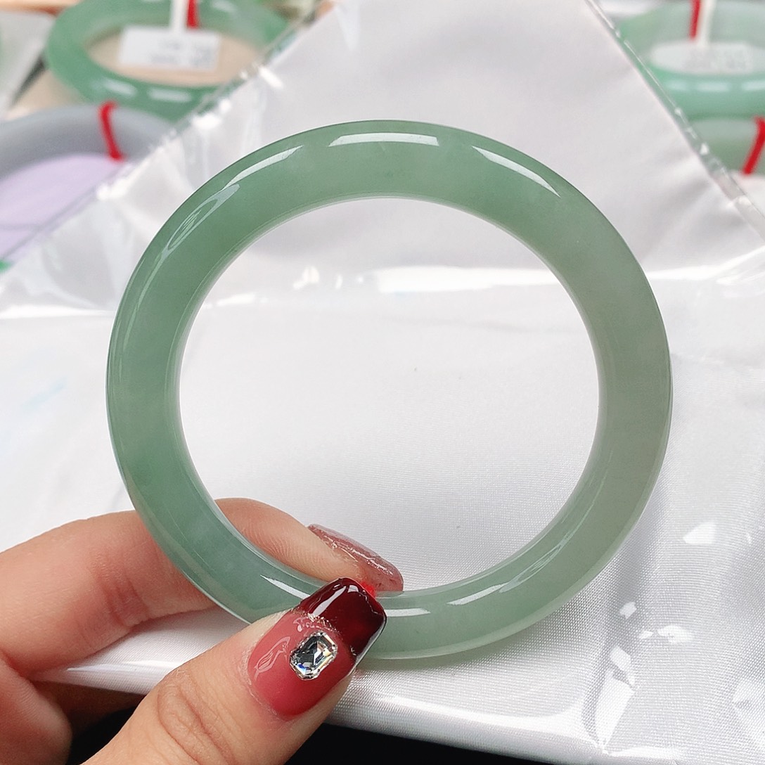 翡翠手镯（圆镯）未镶嵌天然翡翠手镯54