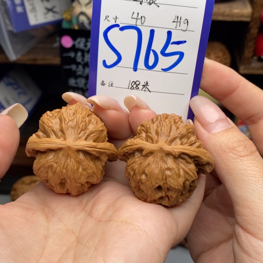 文玩核桃吊坠40野狼41克