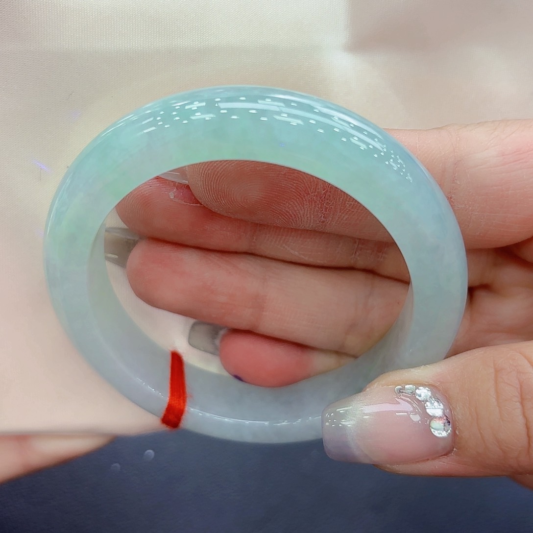 翡翠手镯未镶嵌可***?精品•圈口52.53