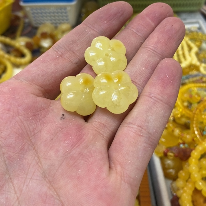 蜜蜡未镶嵌裸石多样性发货其一