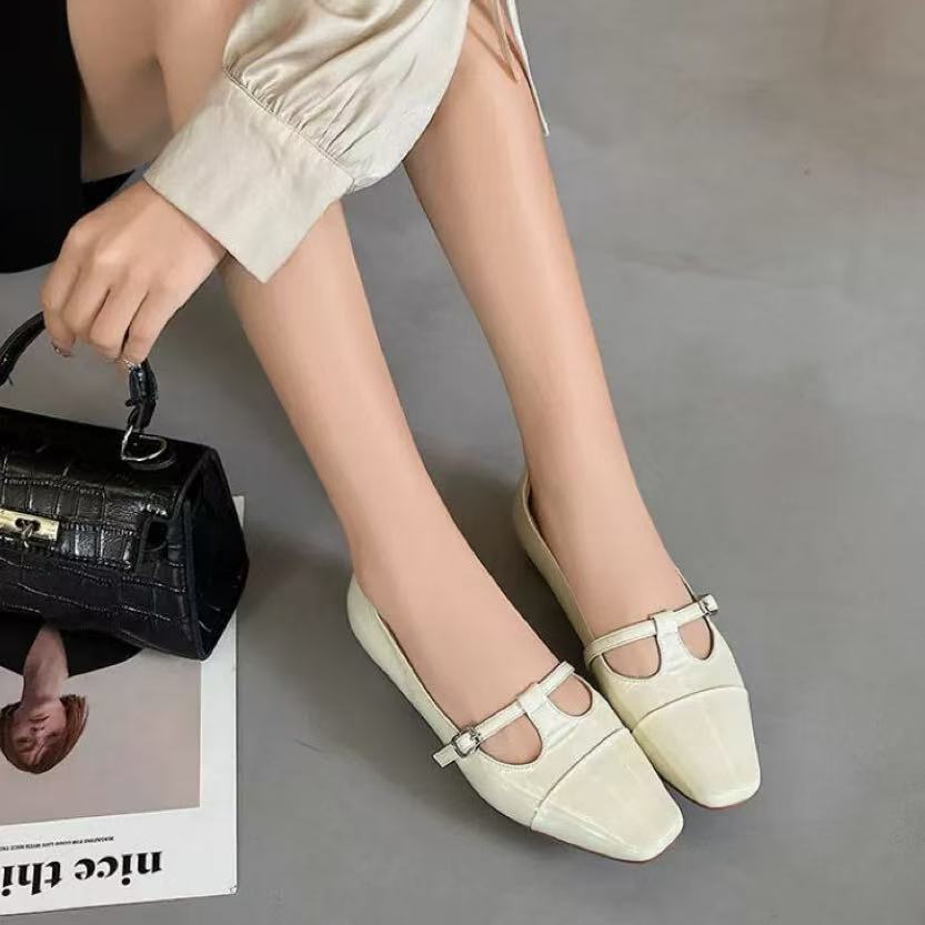 C3182 米白色 时尚方头舒适低跟浅口真皮女单鞋