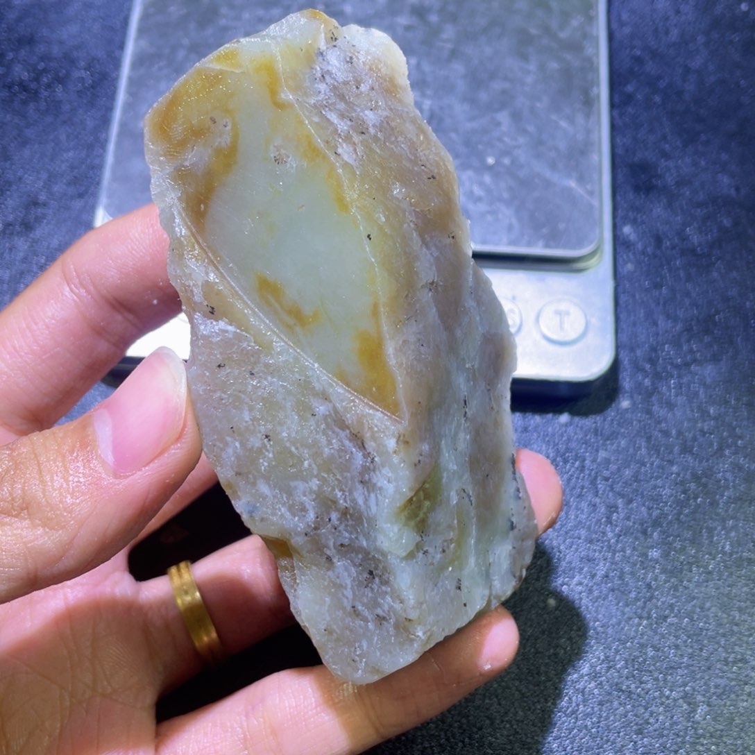 未镶嵌和田玉（糖玉）珠宝半成品
