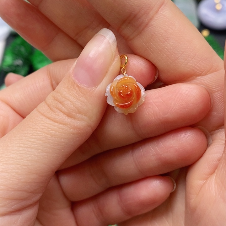 翡翠颈饰未镶嵌吊坠
