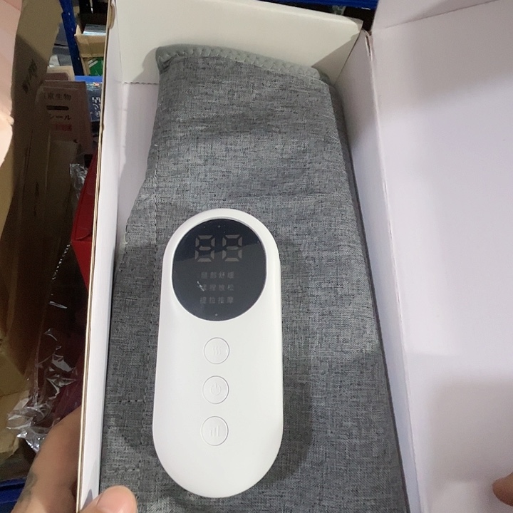 腿部按摩。           