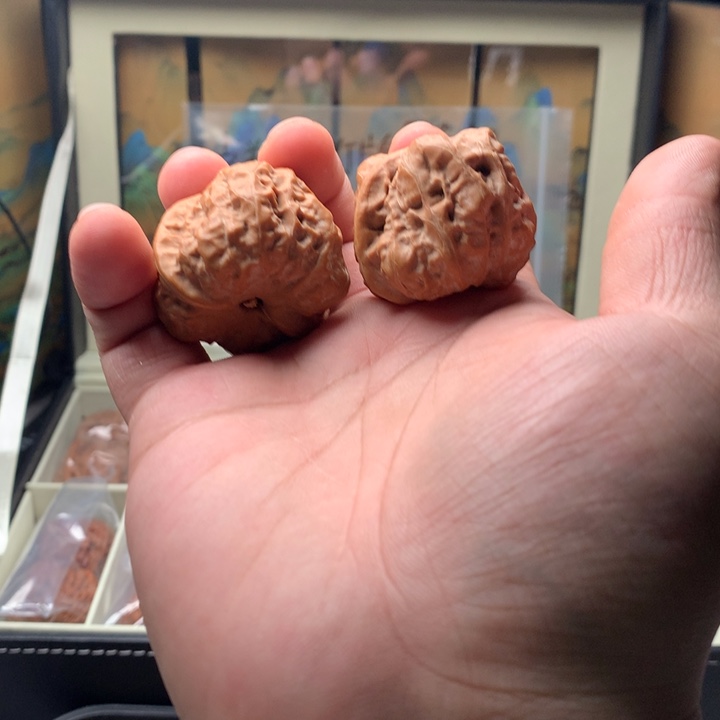 我***饭吊坠文玩核桃哈哈哈恍恍惚惚