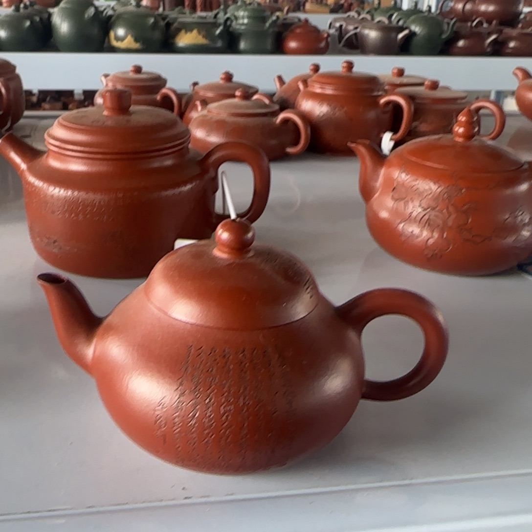 紫砂茶壶朱泥刻绘梨形