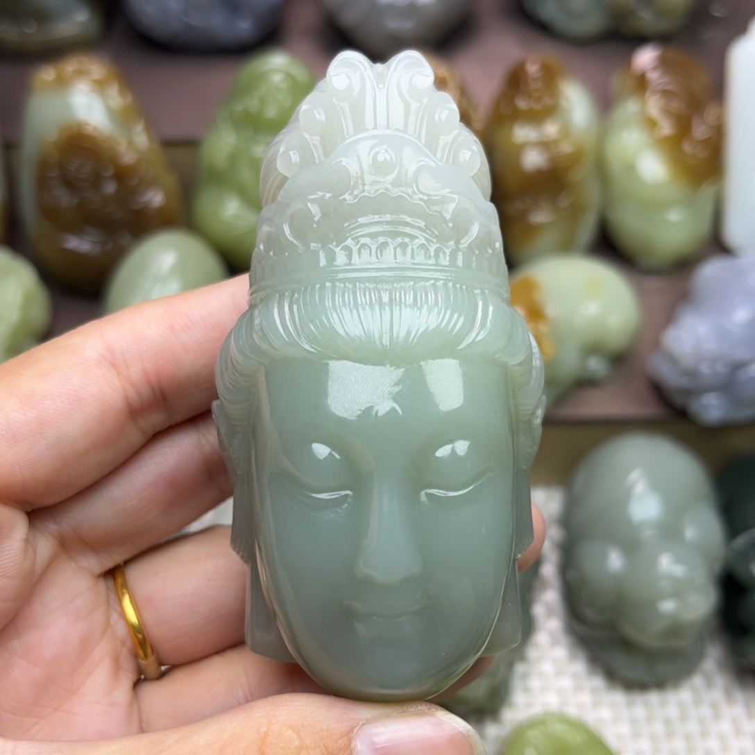 和田玉未镶嵌把件