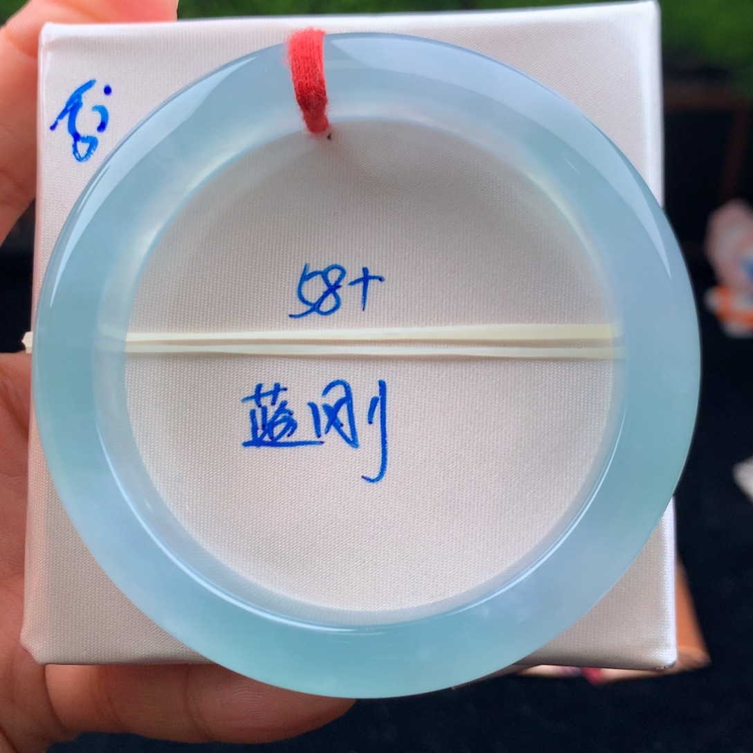 翡翠手镯未镶嵌手镯