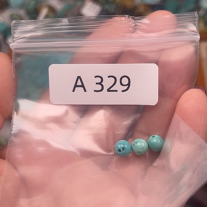 晓***哥绿松石未镶嵌绿松石珠子