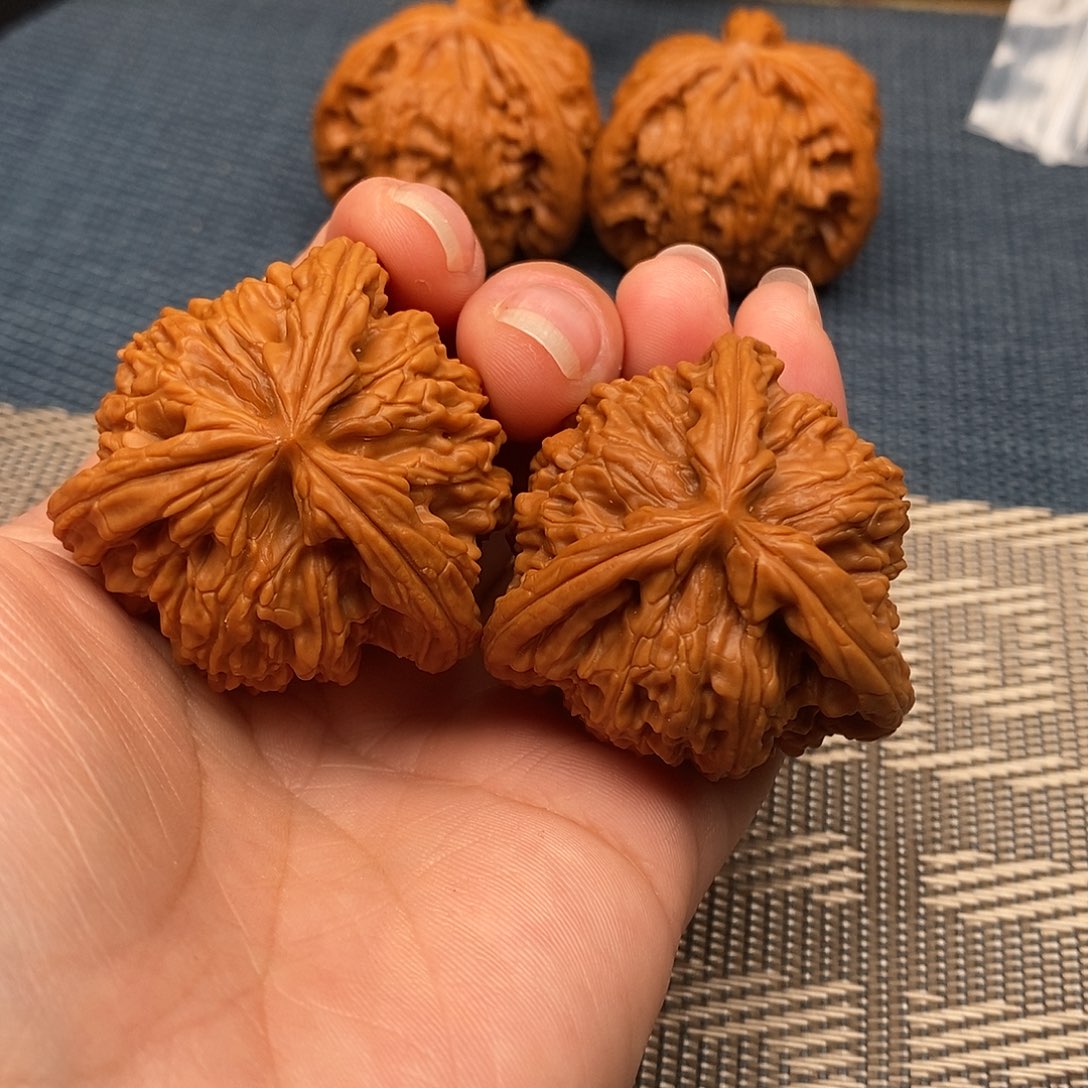 专***师吊坠文玩核桃三棱