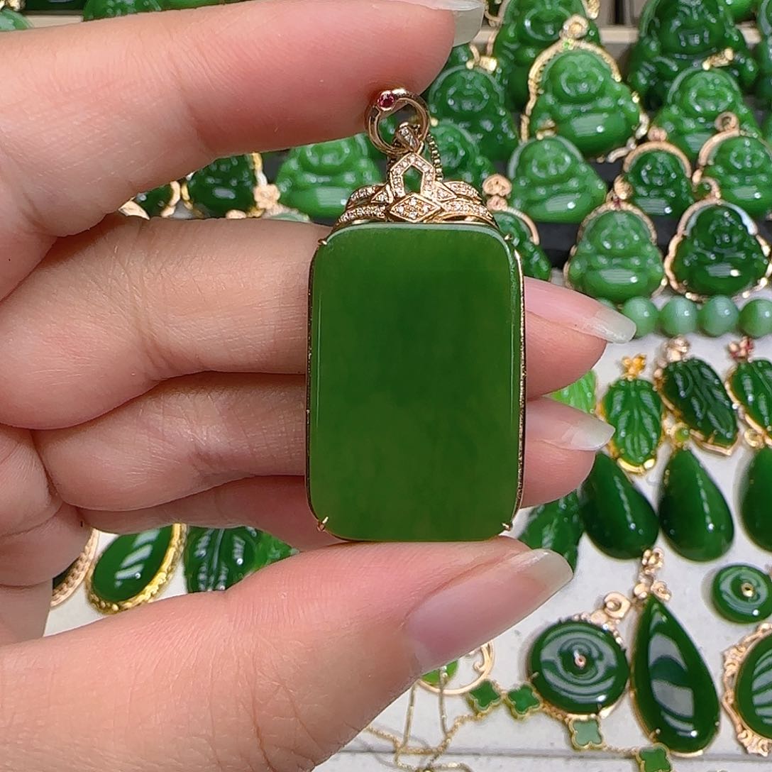 和田玉（碧玉）吊坠(不含链)18K金镶嵌