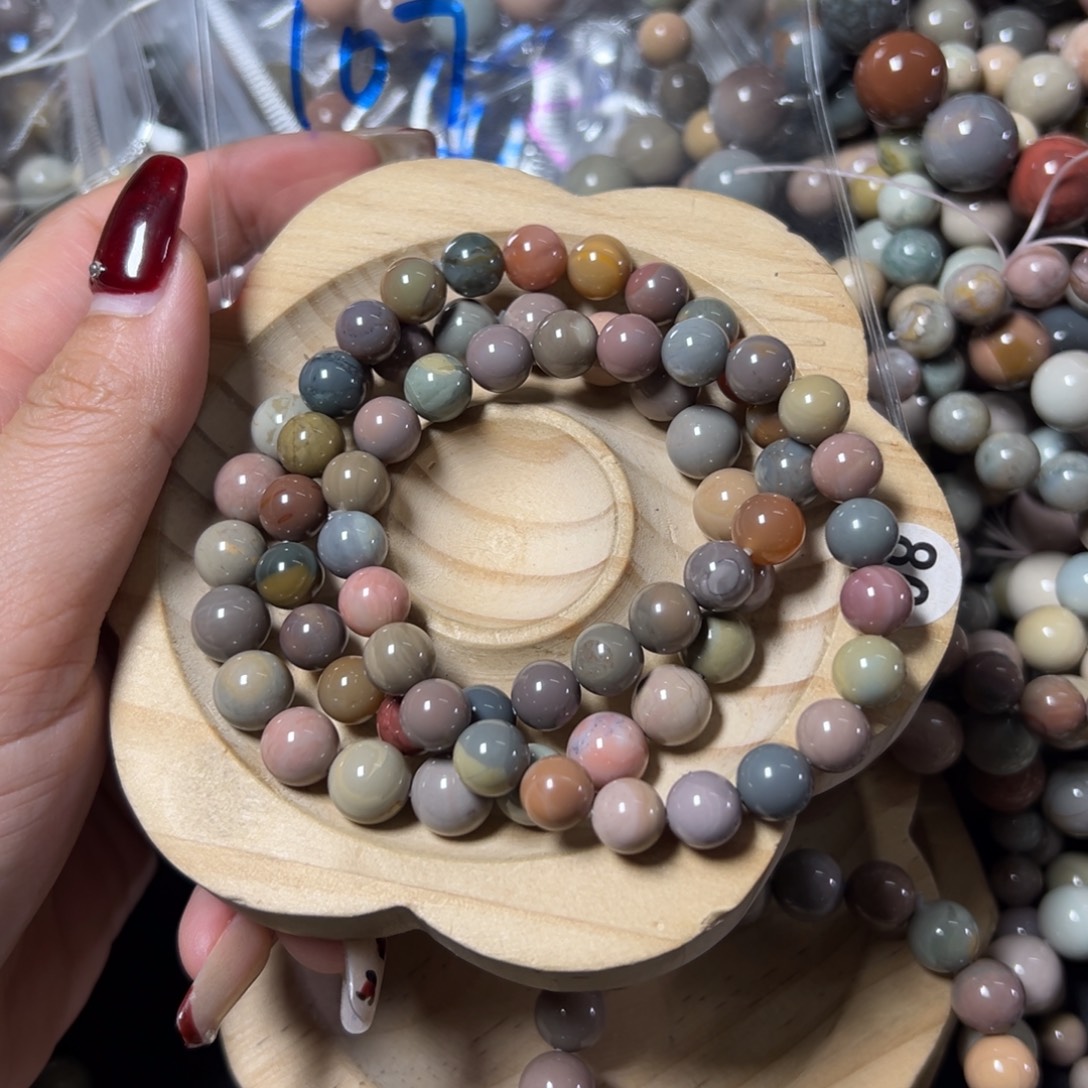 夏***一石英质玉未镶嵌手链