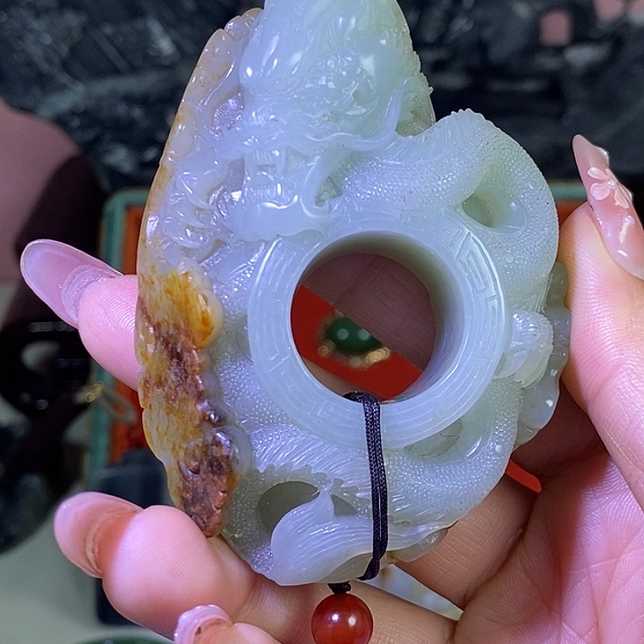 和田玉未镶嵌把件