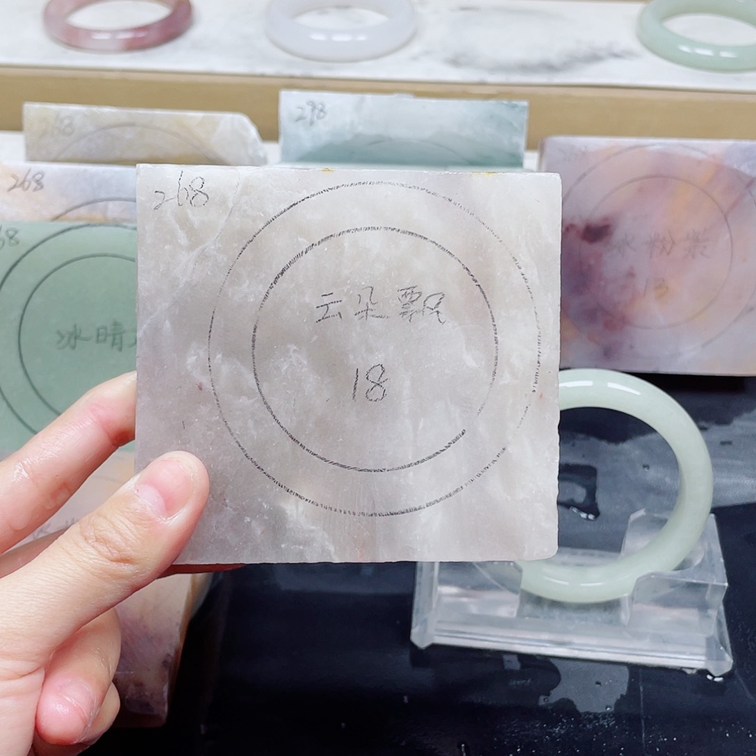 石英质玉手镯未镶嵌定制