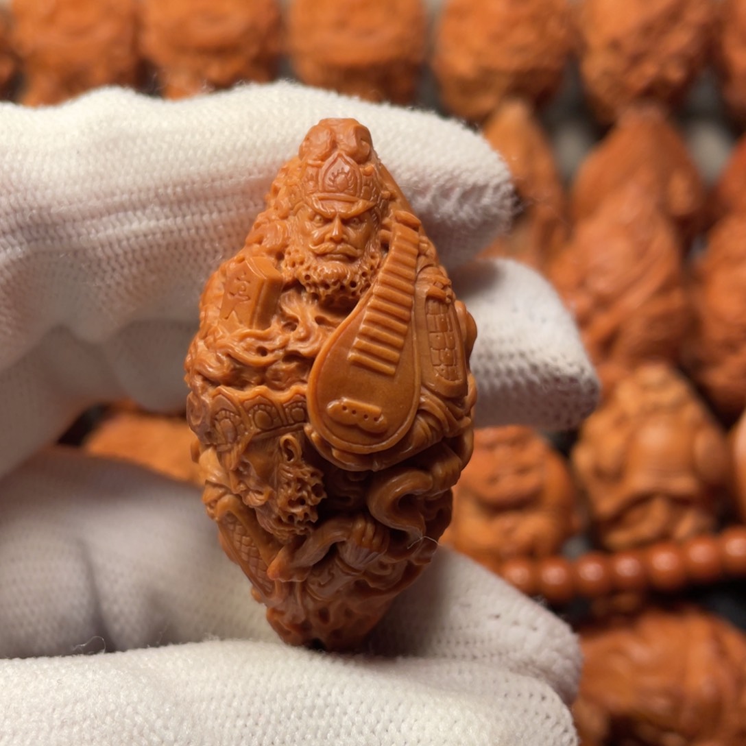 橄榄核吊坠四大天王