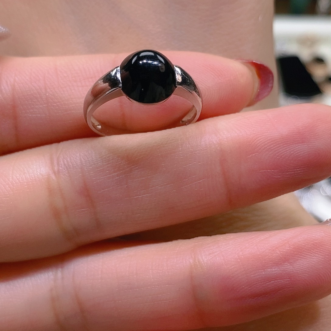 翡翠戒指18K金镶嵌戒指