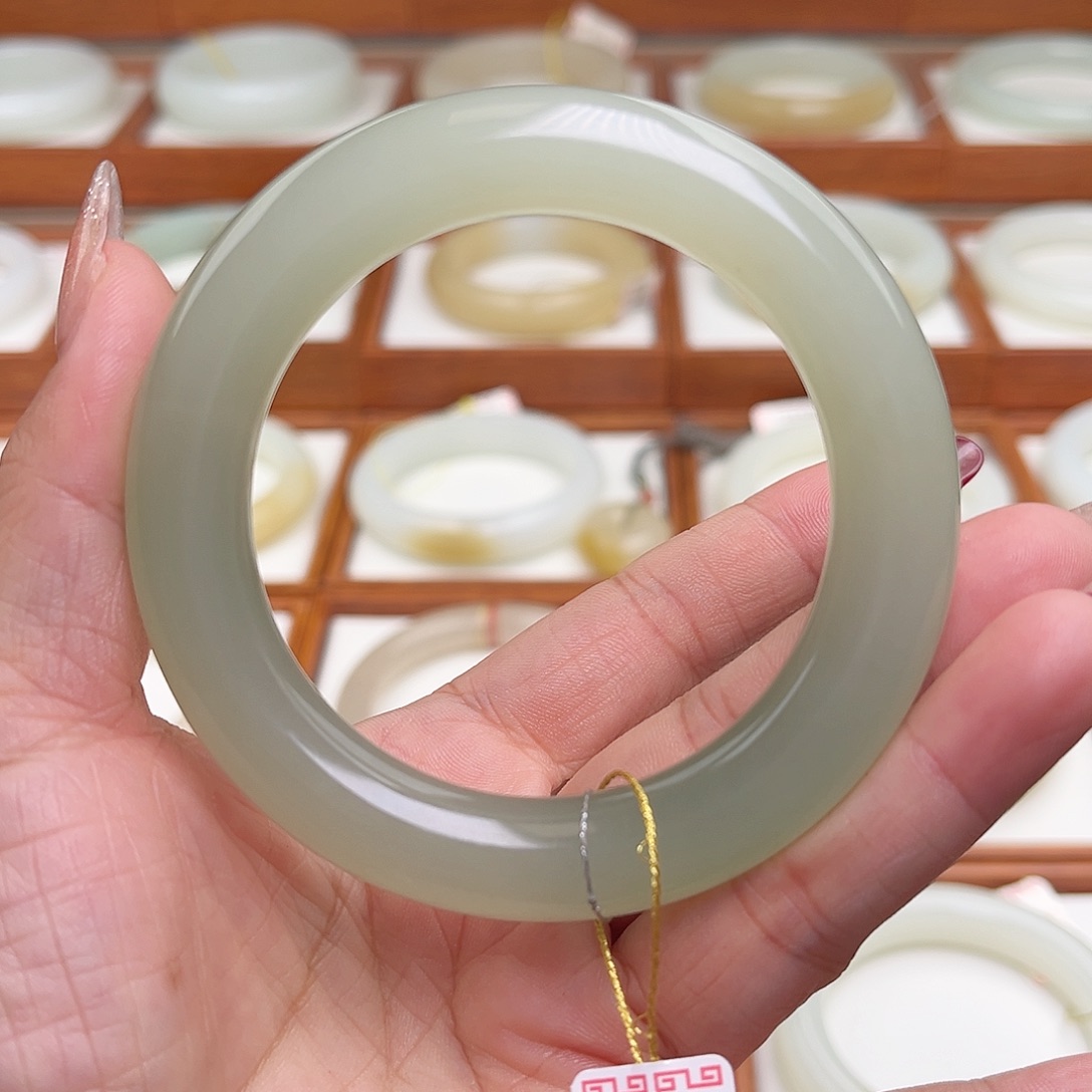 和田玉手镯未镶嵌54.6