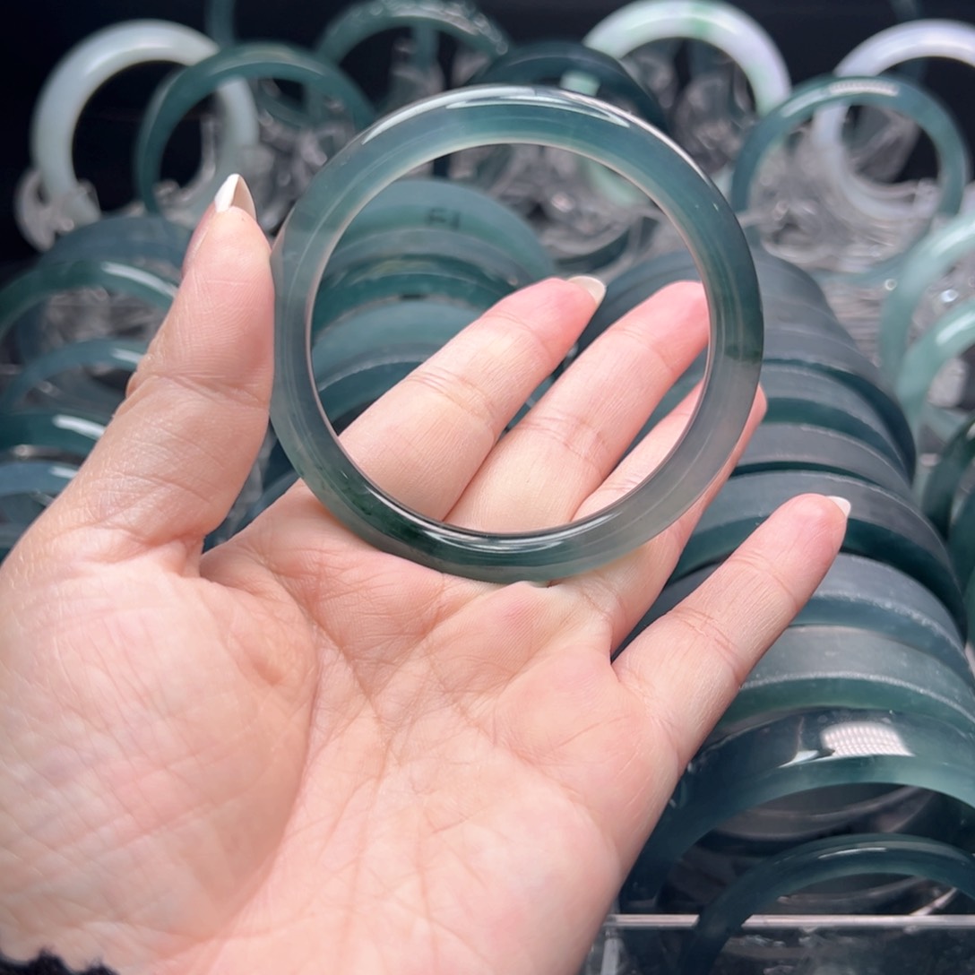 定制翡翠翡翠未镶嵌?****堡