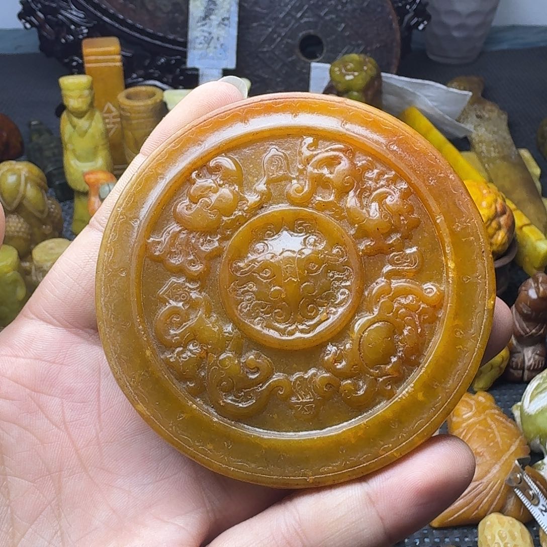 白玉菩提吊坠。。。