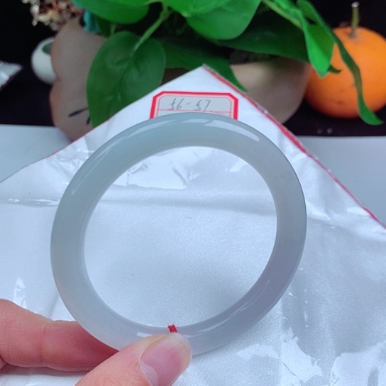 翡翠手镯未镶嵌  圆条56-57 白月光