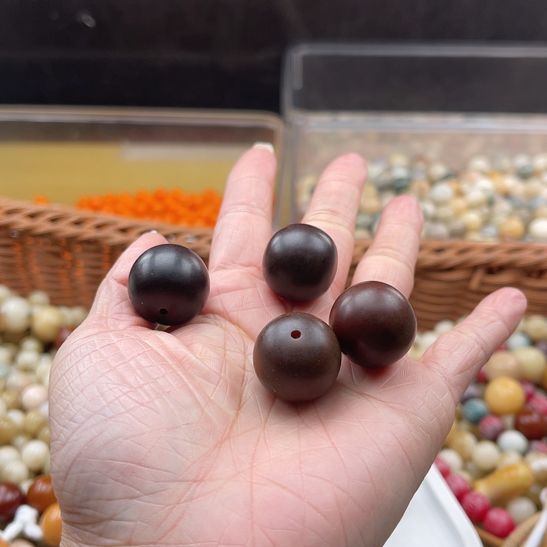 白玉菩提吊坠B/18mm/20颗瑕疵