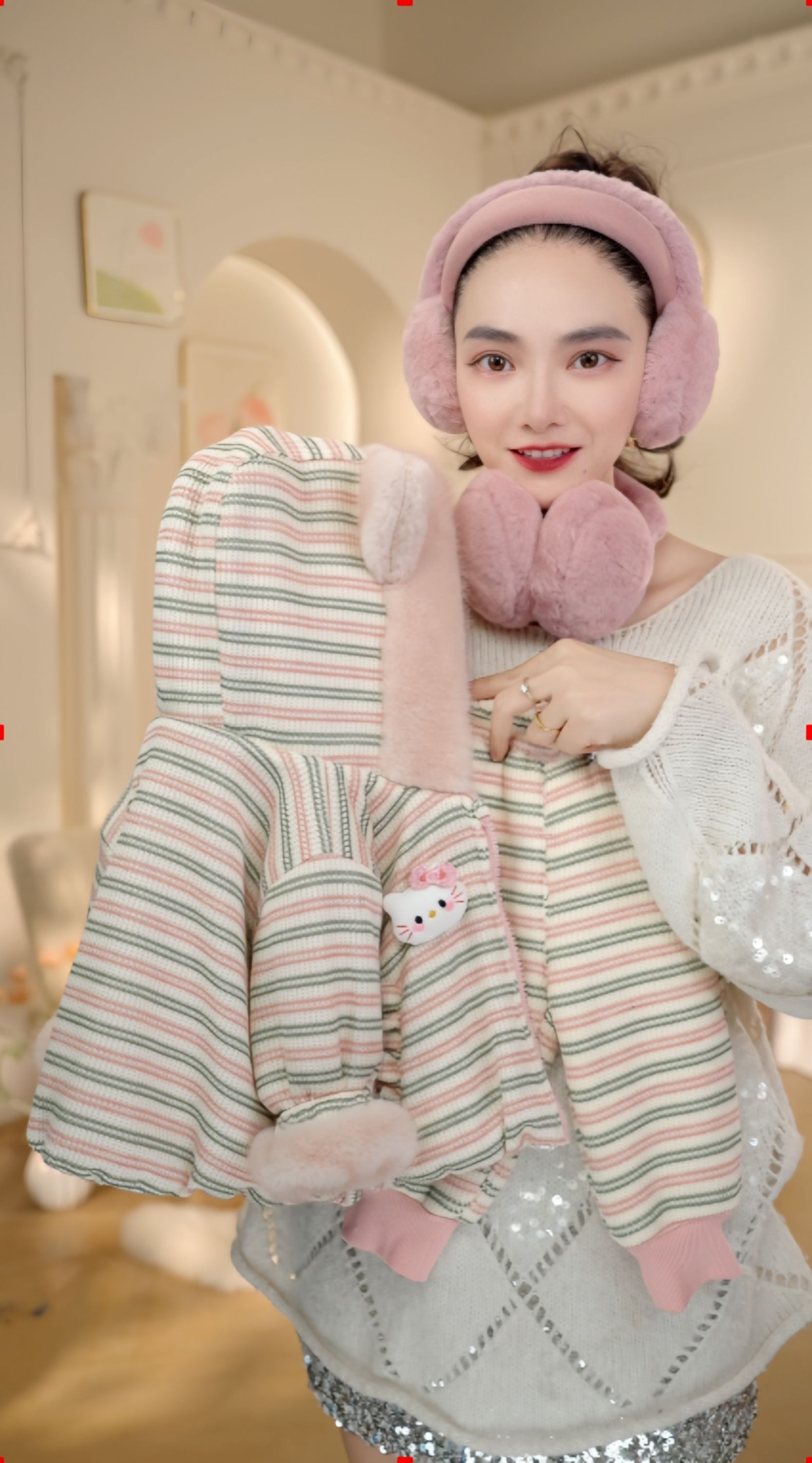 2025年冬季新款女童可爱彩色条纹立体猫咪双面毛毛外套2508