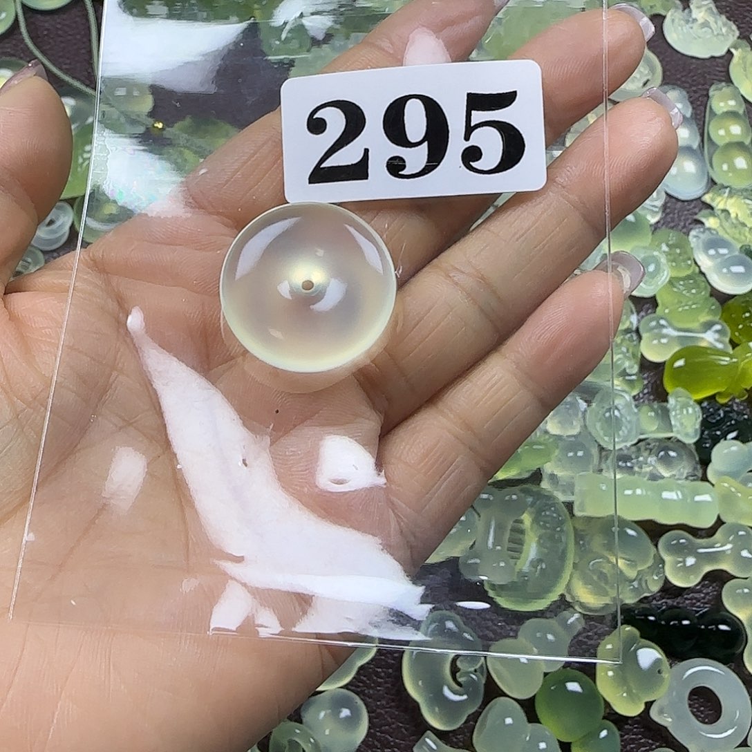 暮***暮蛇纹石玉未镶嵌岫玉吊坠